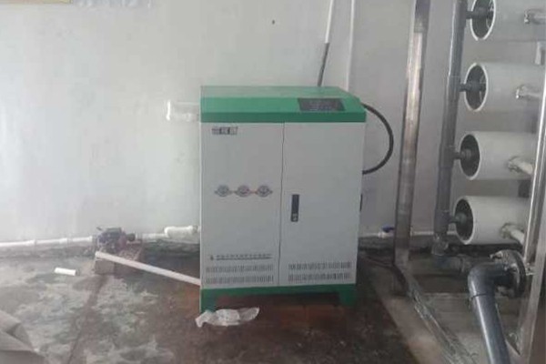 電磁采暖爐由什么構成，它的耗電量是多少？